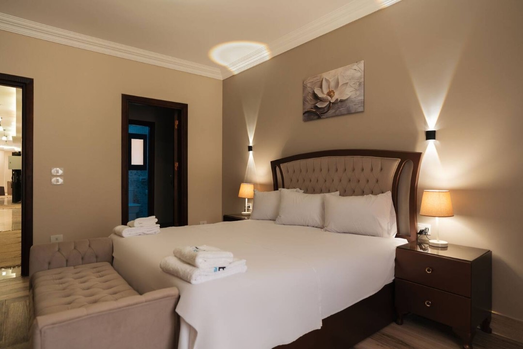 Bright 3BR Home Near Arkan Plaza