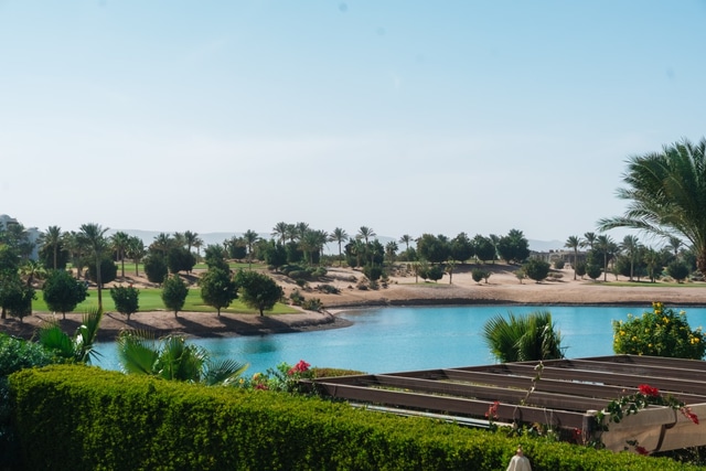 Spacious Lagoon View Villa At Joubal