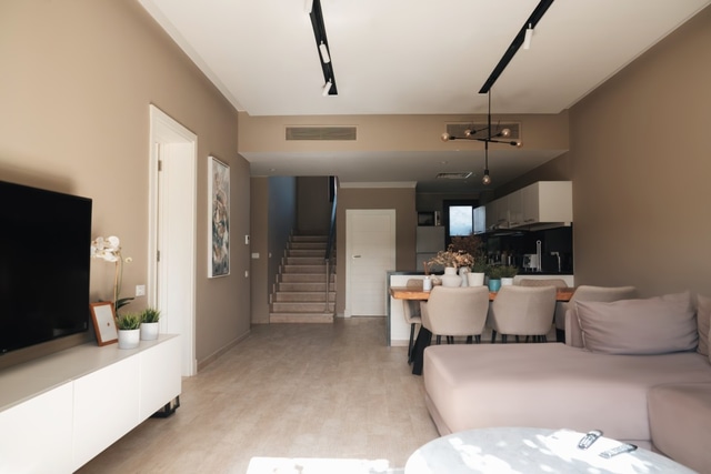 Spacious Lagoon View Villa At Joubal