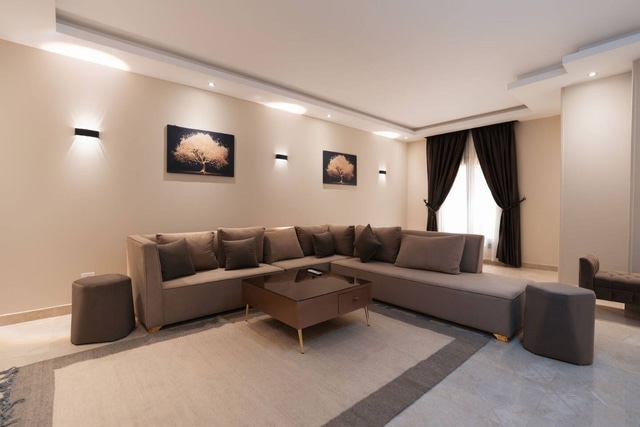 HomeAway Zayed – 3BR Apartment