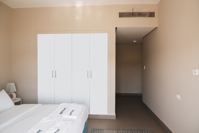 Spacious Lagoon View Villa At Joubal