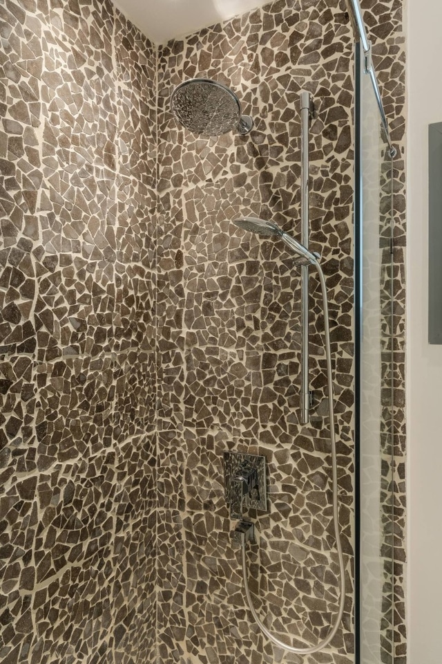 Luxurious Lagoon Serenity