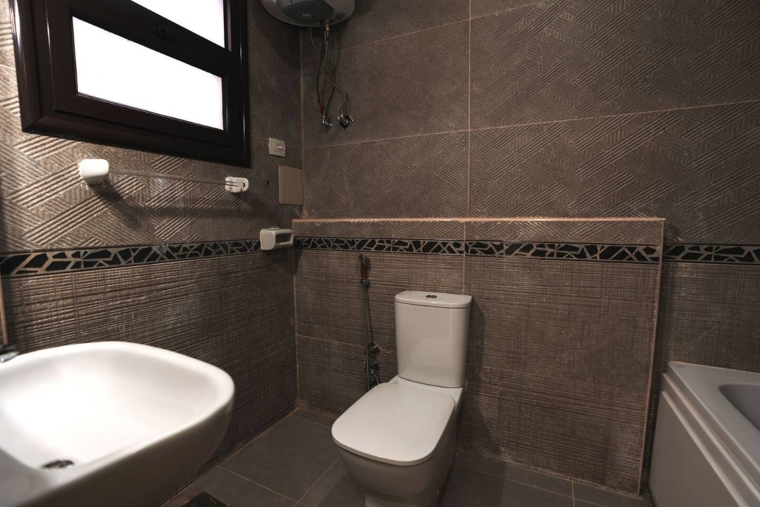 Bright 3BR Home Near Arkan Plaza