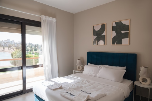 Spacious Lagoon View Villa At Joubal