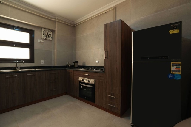 Spacious 3BR Apartment in Sheikh Zayed